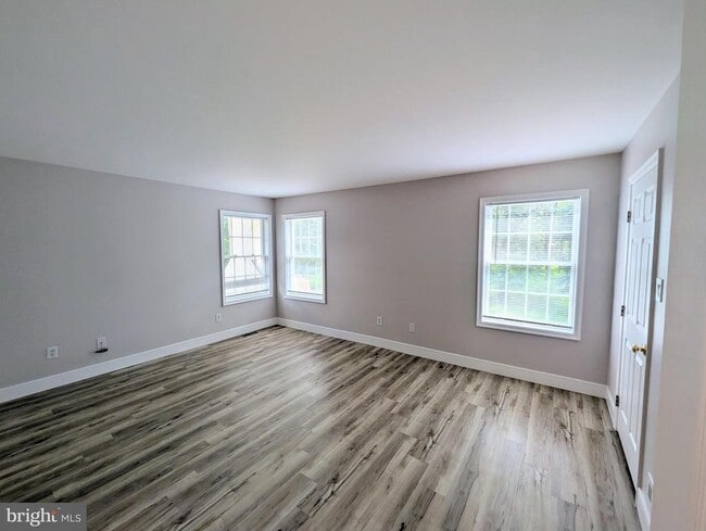 Building Photo - 114 Lenape Dr