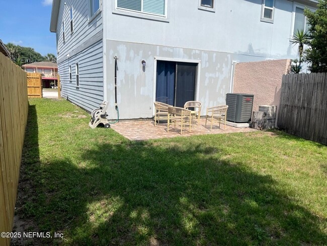 Building Photo - 757 2nd St S