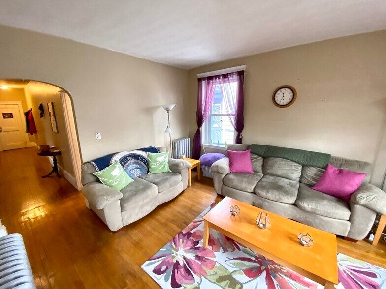 Primary Photo - 16 Parkman St