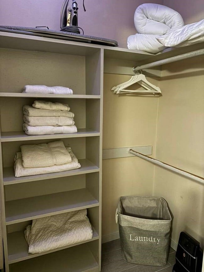 Building Photo - 7318 Dearborn St