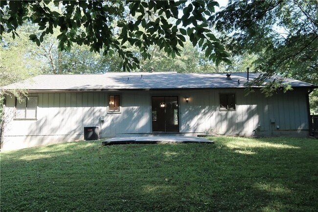Building Photo - 2894 Sawgrass Trail SW
