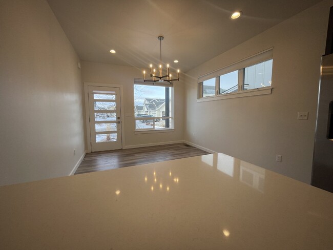 Building Photo - Light and Bright 4 Bedroom in the Lakes at...