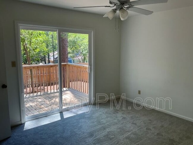 Building Photo - 3204 N Wimbledon Dr