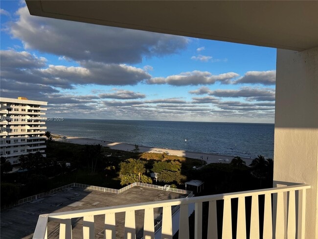 Building Photo - 200 Ocean Ln Dr