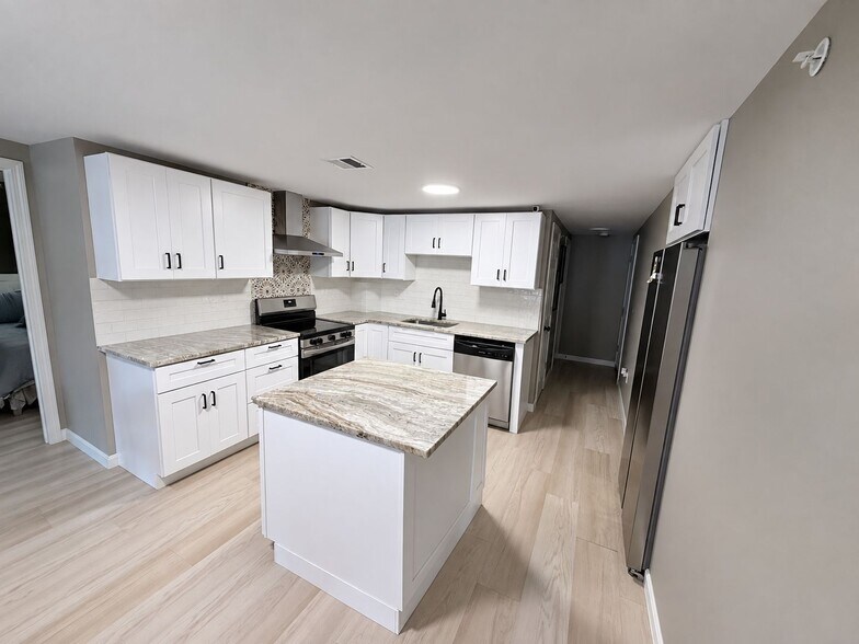 Kitcken - 16 Elmwood St