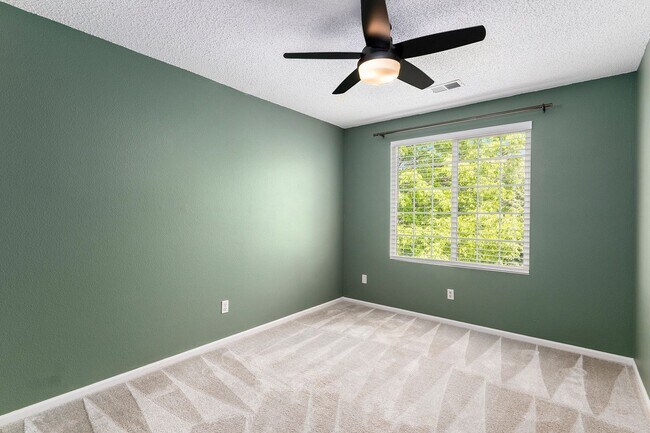 Building Photo - Beautiful 4bed/3bath Home in Marina Point