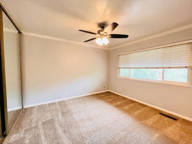Building Photo - Charming 2BD/1.5BA, Two-Story Townhouse in West Side Danville, Near Downtown- Available NOW!