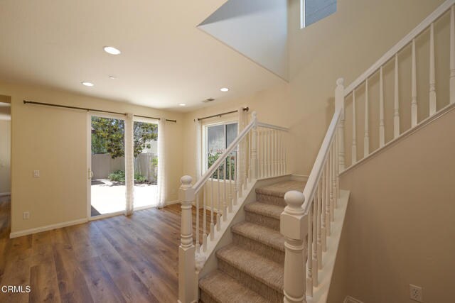 Building Photo - 326 Lakeview Ct