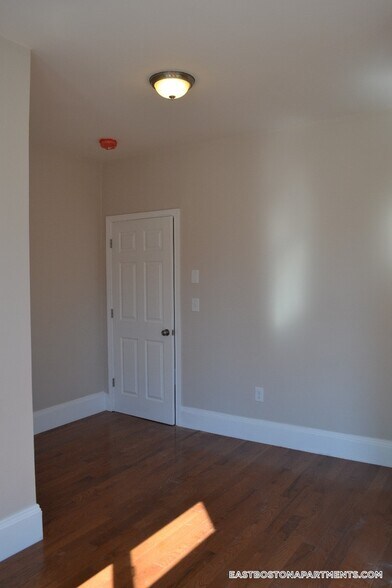 Building Photo - 241 Maverick St