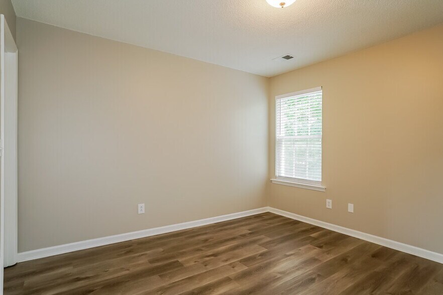 Building Photo - 7624 Brighton Village Dr