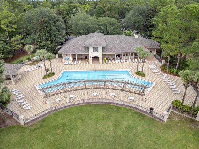 Building Photo - Gorgeous Southern Living Home in Coveted S...