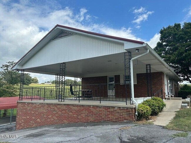 Building Photo - 3610 Warrensburg Rd
