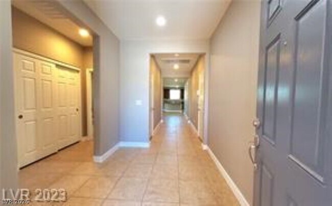 Building Photo - 9570 Rickshaw St