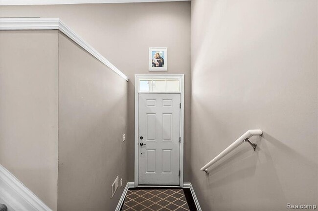 Building Photo - 2877 Hartwick Dr