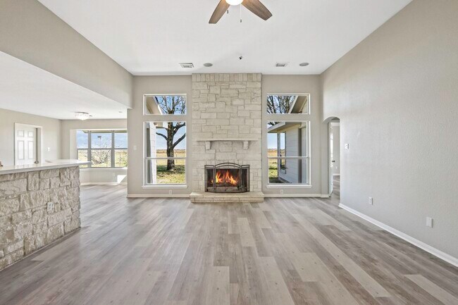 Building Photo - 2445 Woods Rd