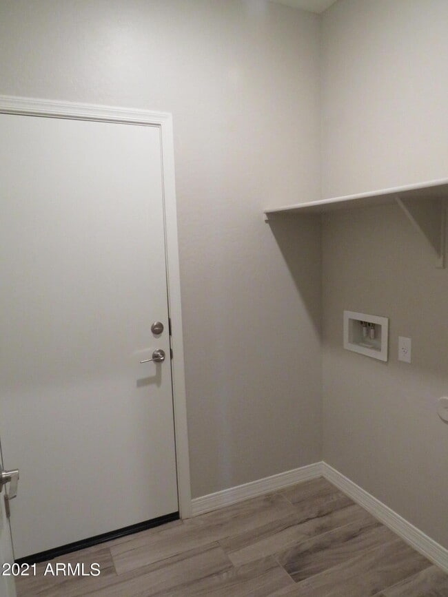 Building Photo - 40537 W Helen Ct