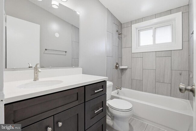 Building Photo - 6616 Beverly Ave