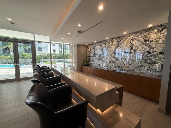 Building Photo - 488 NE 18th St