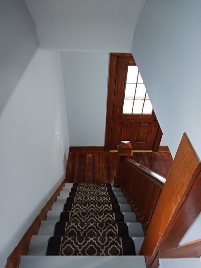 Building Photo - 1008 Elwell Ct