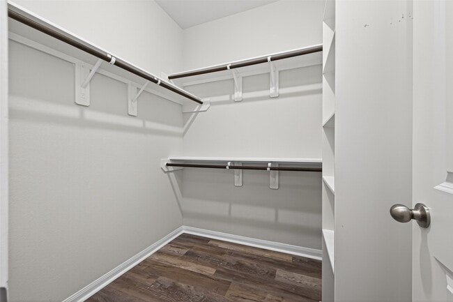 Building Photo - 15059 Meadow Glen N