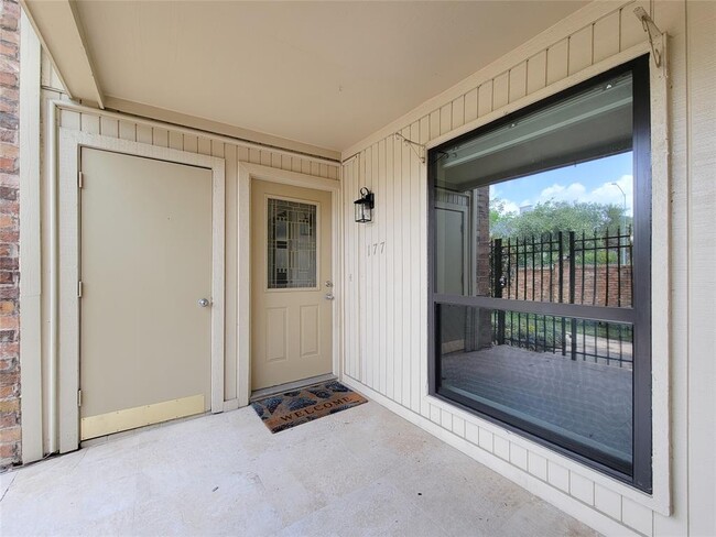 Building Photo - 1601 S Shepherd Dr