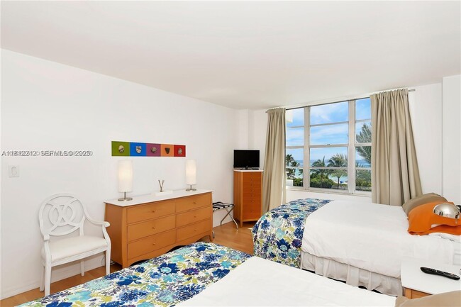 Building Photo - 5151 Collins Ave