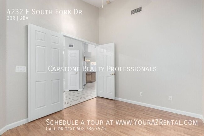 Building Photo - 4232 E South Fork Dr