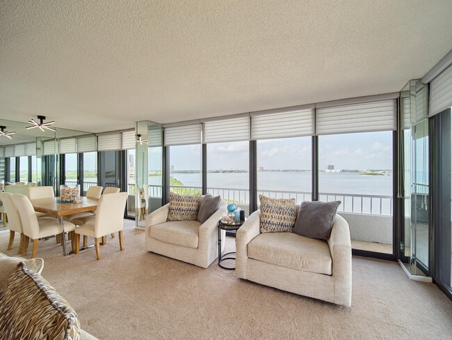 Building Photo - 5550 N Ocean Dr