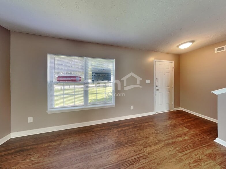 Building Photo - 787 Tulip Ln
