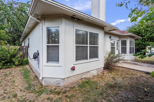 Building Photo - 204 Mallard Cove