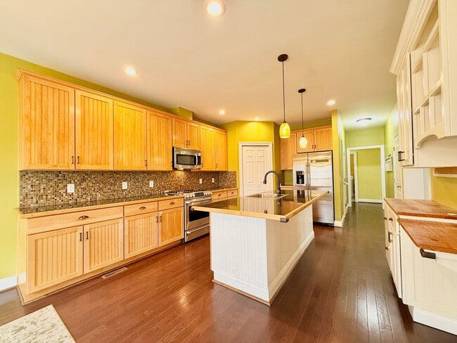 Building Photo - You’re here. You’re home. You’re happy.