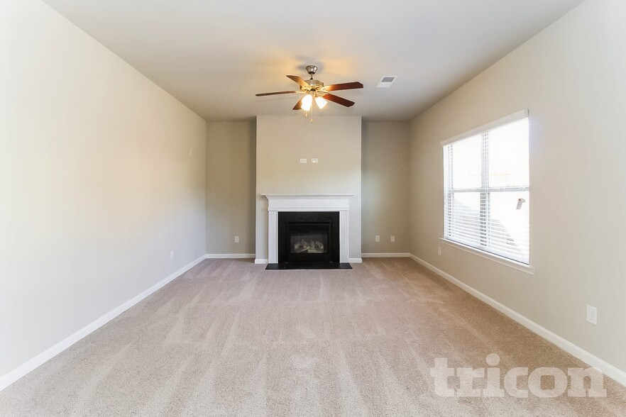 Building Photo - 5702 Pahaska Ct
