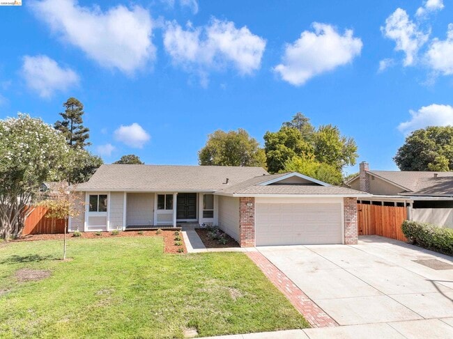 Building Photo - 630 Heather Pl