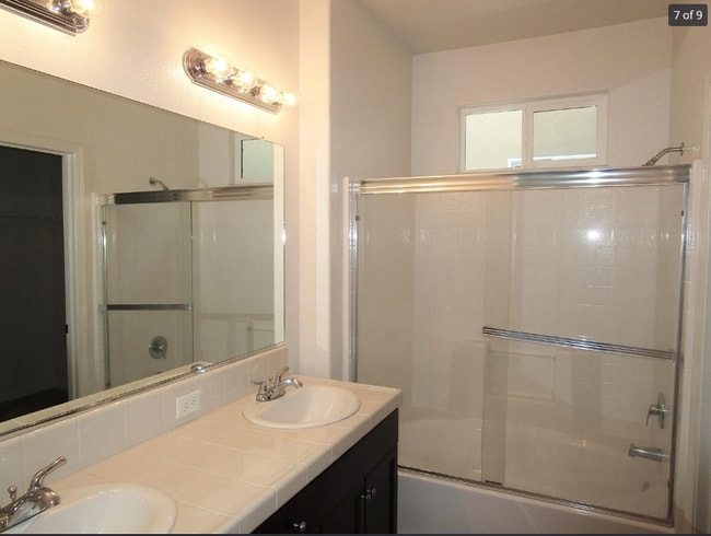 Building Photo - 2315 Warhol Ave