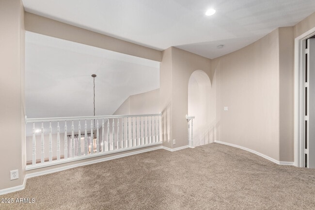 Building Photo - 1211 E Desert Flower Ln