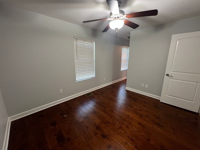 Building Photo - LIVE CLOSE TO MTSU CAMPUS!!!