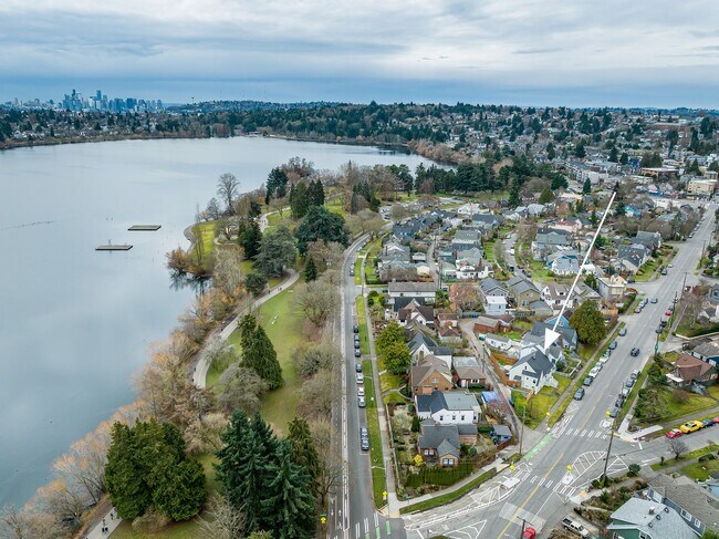 Building Photo - 7638 Winona Ave N