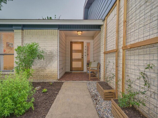 Building Photo - 4908 Dry Oak Trail