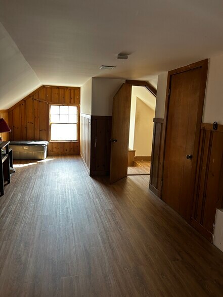 Building Photo - 176 Brush Hill Rd