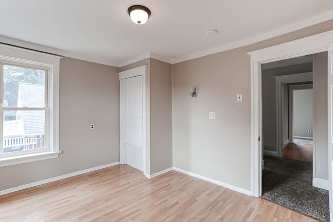 Building Photo - Four bedroom, two bathroom home