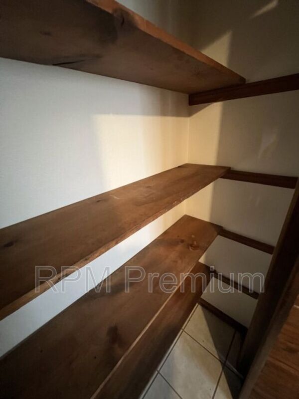 Building Photo - 13936 Cayuga Dr