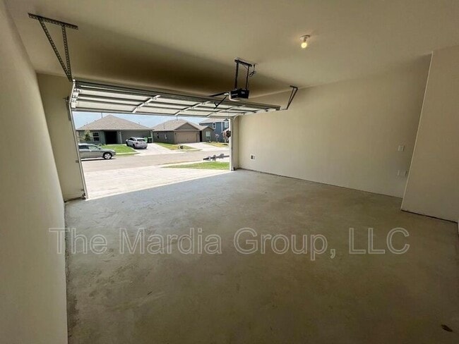 Building Photo - 13820 Musselshell Dr