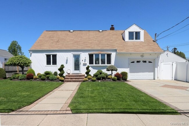 Building Photo - 223 Chestnut Ave