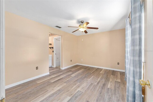 Building Photo - 5484 NW 63rd Pl