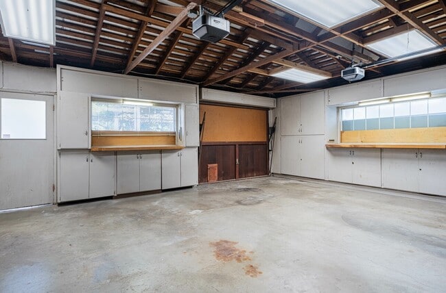 Building Photo - 509 Manor Dr