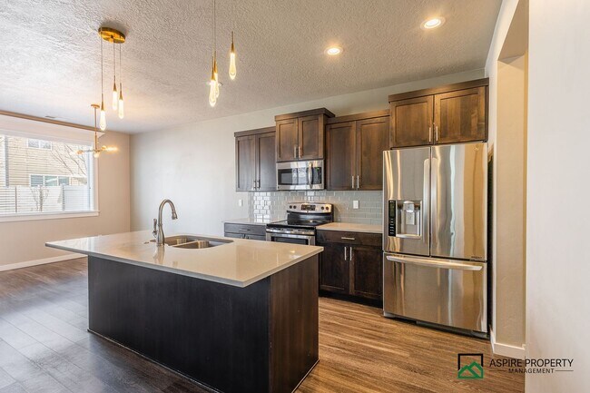 Building Photo - Heart of Meridian 4 Bed 3 Bath