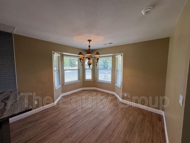 Building Photo - 2322 E Vassar Dr