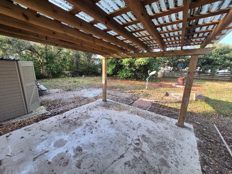 Building Photo - 13095 Linden Dr