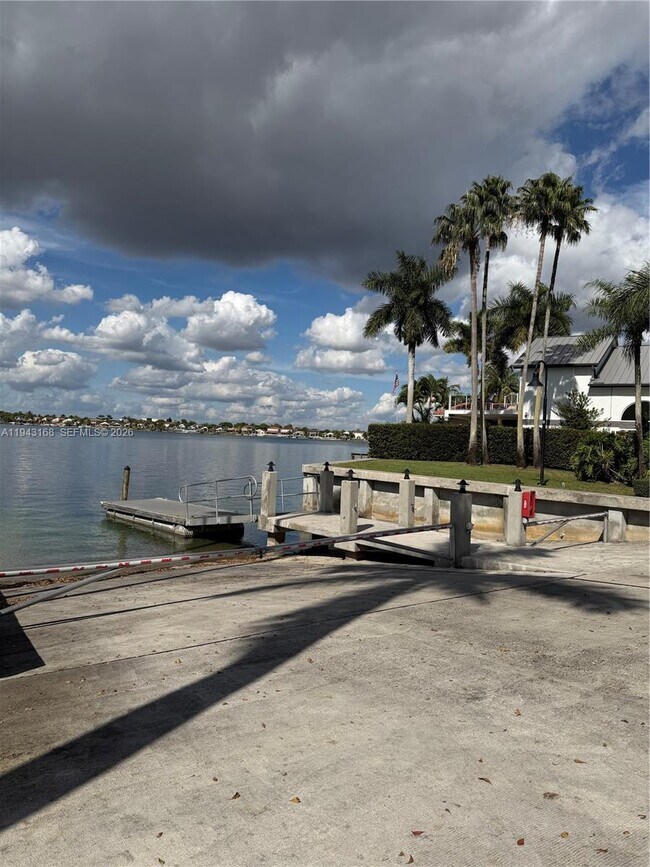 Building Photo - 14640 SW 132nd Ct