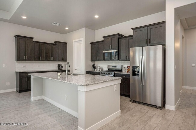 Building Photo - 3865 Jericho St